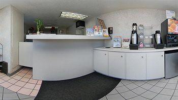 Americana Inn & Suites Lake Magdalene Esterno foto
